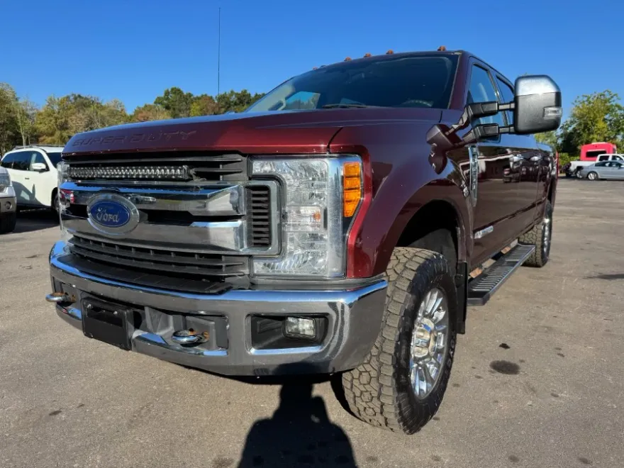 2017 Ford F-250 XLT photo 1