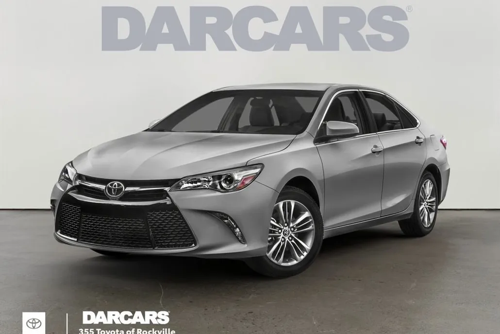 2016 Toyota Camry SE photo 1