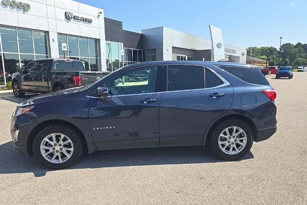 2018 Chevrolet Equinox LT photo 1