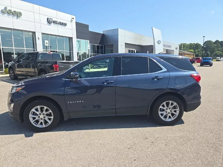 2018 Chevrolet Equinox LT photo 1