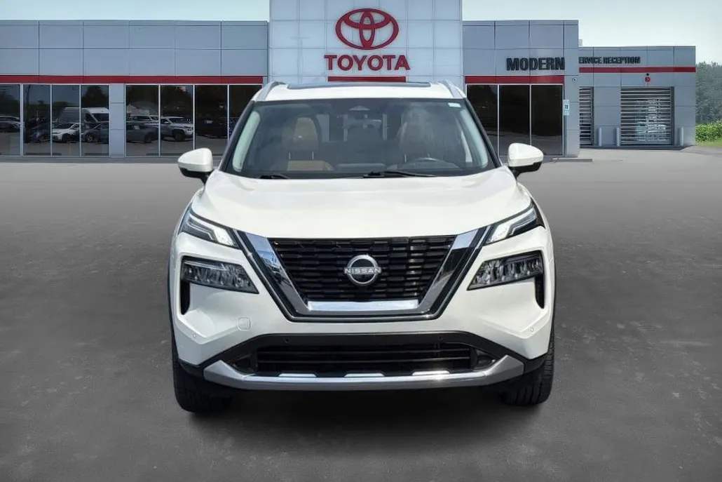 2023 Nissan Rogue Platinum photo 1