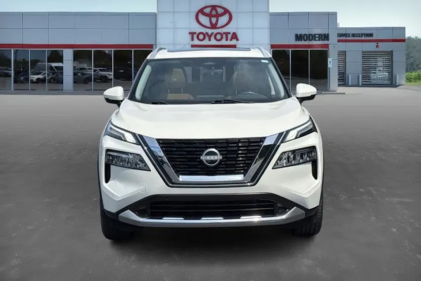 2023 Nissan Rogue Platinum photo 1