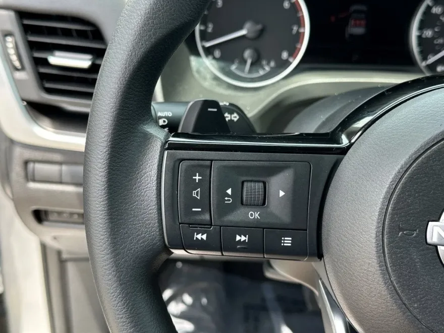 2023 Nissan Rogue SV photo 27