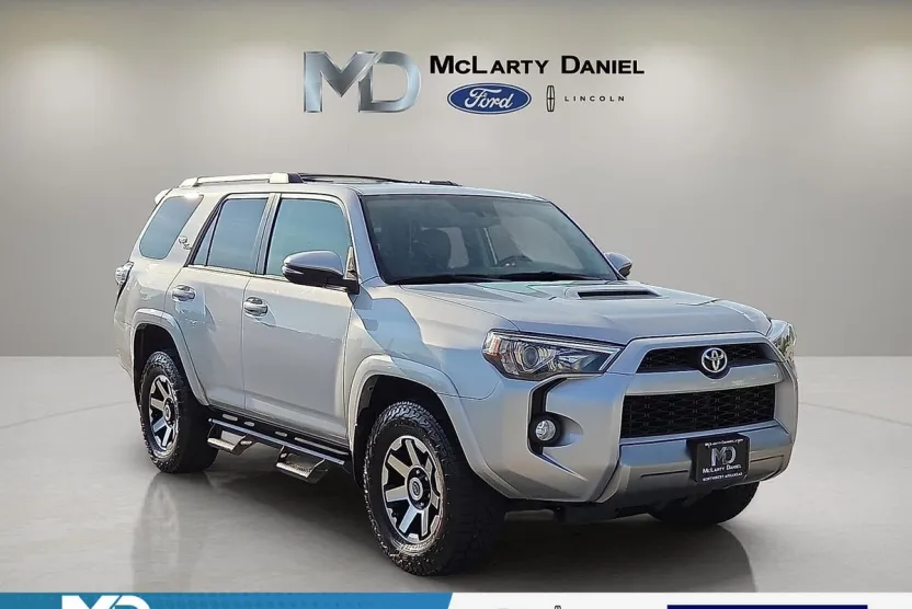 2018 Toyota 4Runner TRD Off-Road Premium photo 1