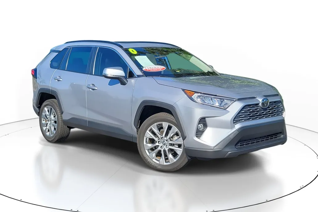 2020 Toyota RAV4 XLE Premium photo 1