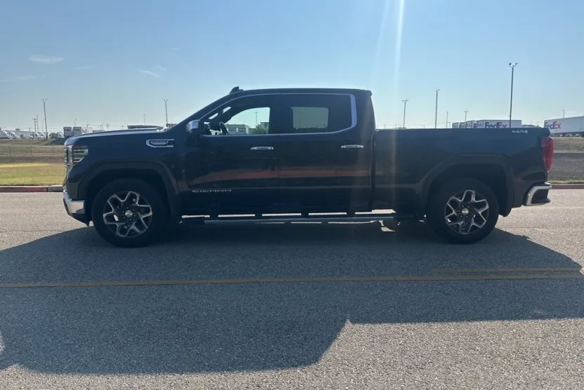 2023 Gmc Sierra 1500 SLT photo 1