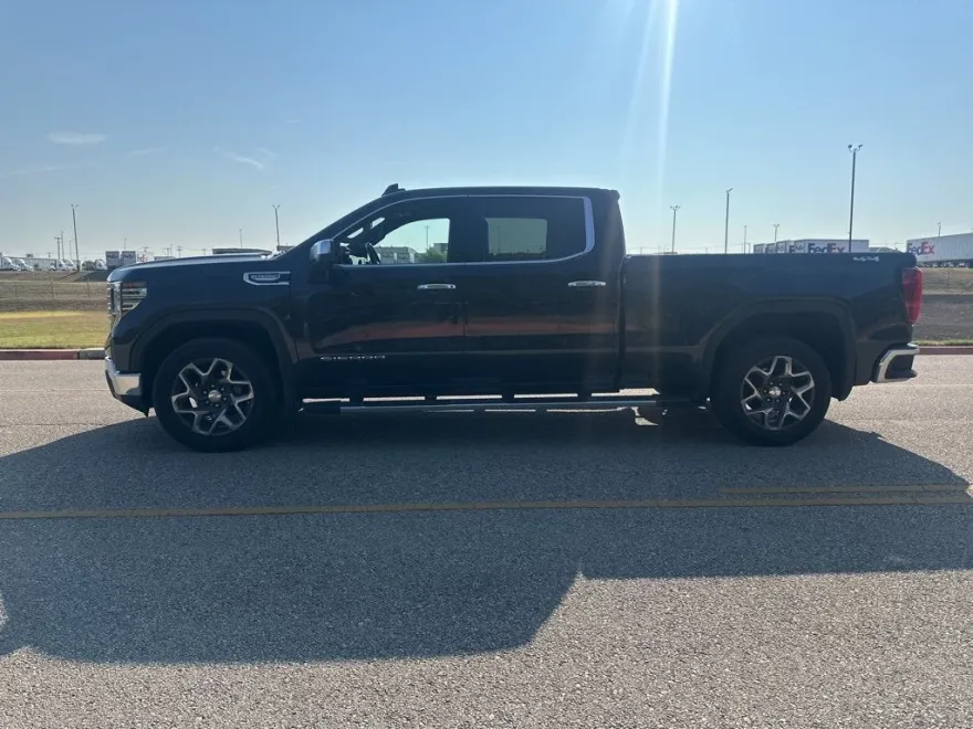 2023 Gmc Sierra 1500 SLT photo 1