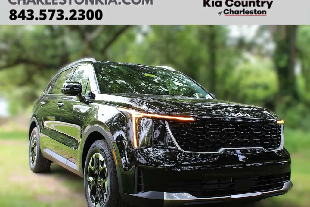 2025 Kia Sorento S photo 1