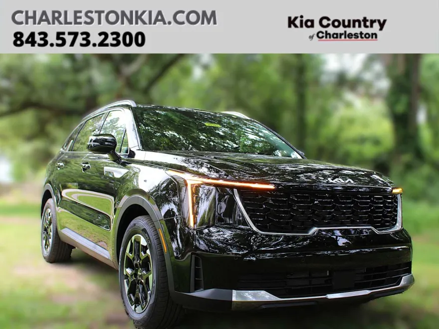 2025 Kia Sorento S photo 1