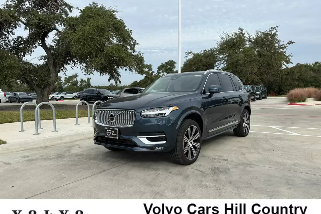 2025 Volvo XC90 Plus photo 1