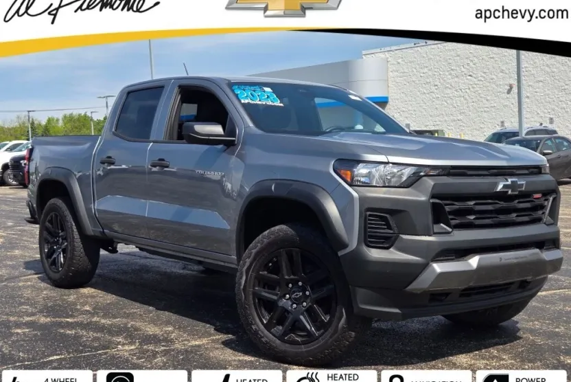 2023 Chevrolet Colorado Trail Boss photo 1