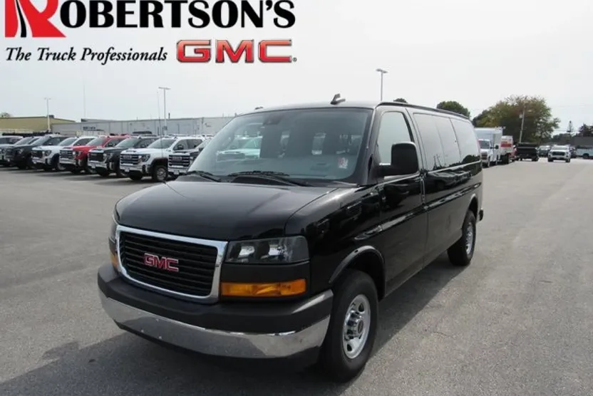 2025 Gmc Savana Passenger 2500 LT photo 1