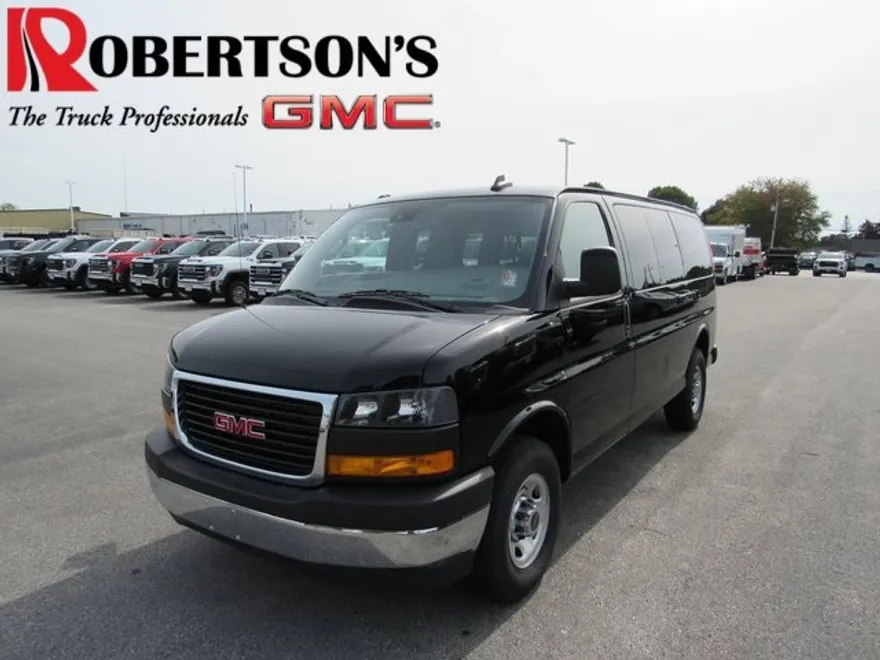2025 Gmc Savana Passenger 2500 LT photo 1