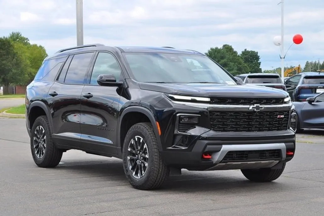 2026 Chevrolet Traverse Z71 photo 1
