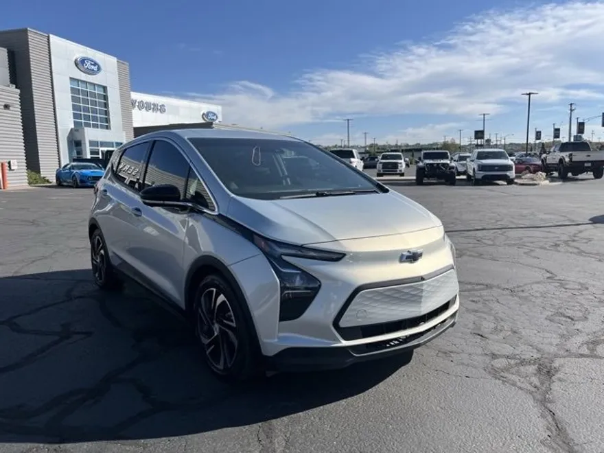2022 Chevrolet Bolt EV 2LT photo 1