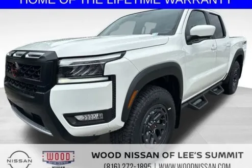 2025 Nissan Frontier PRO-4X photo 3