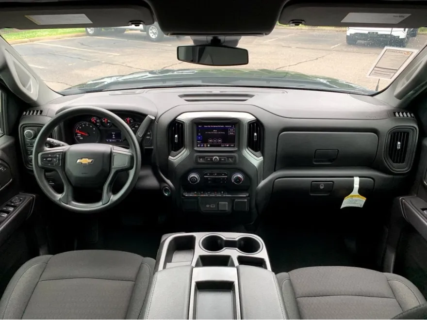 2024 Chevrolet Silverado 1500 Custom photo 1