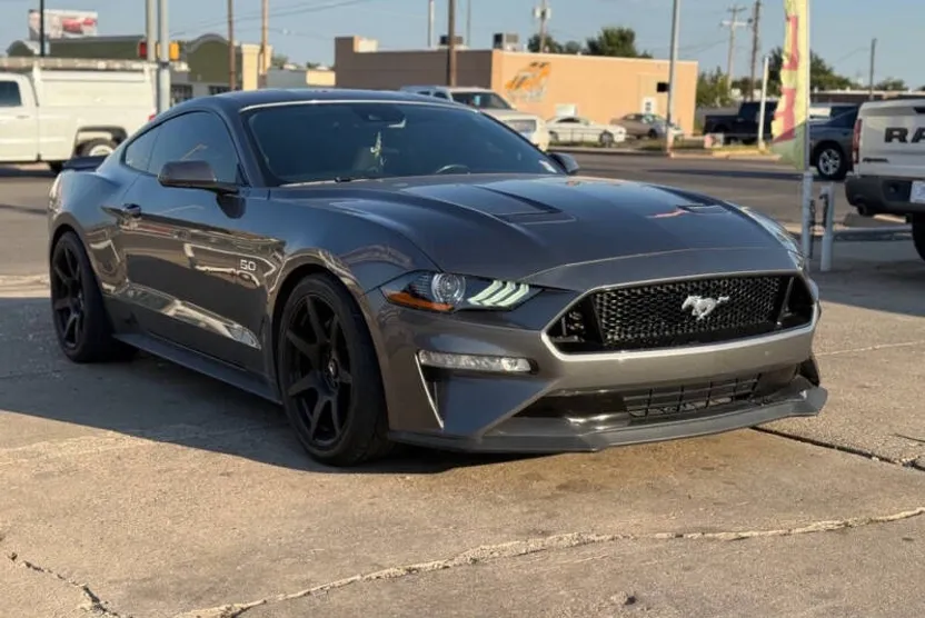 2021 Ford Mustang GT photo 1
