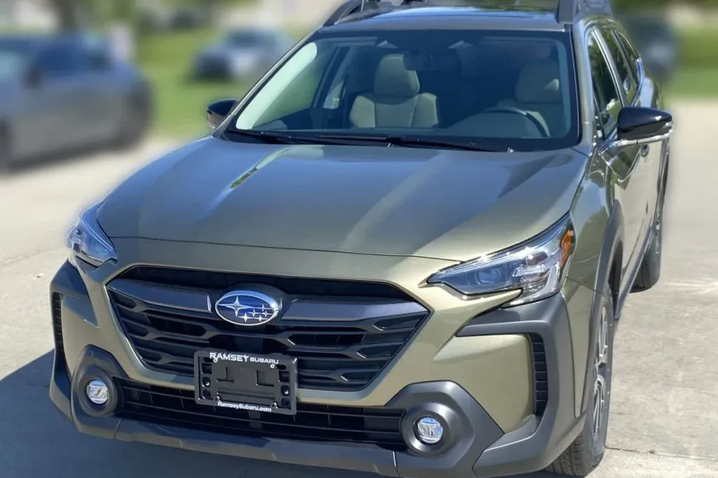 2025 Subaru Outback Premium photo 1