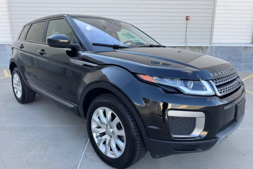 2017 Land Rover Range Rover Evoque SE photo 1