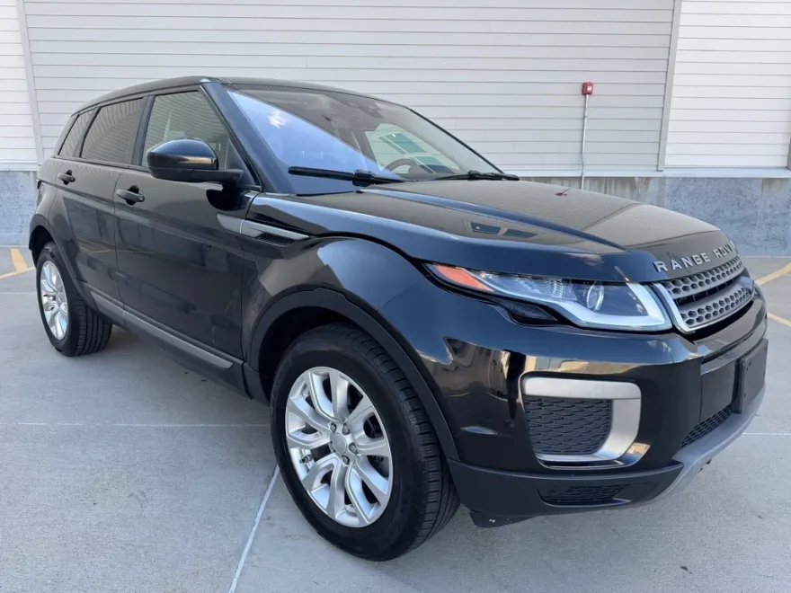 2017 Land Rover Range Rover Evoque SE photo 1