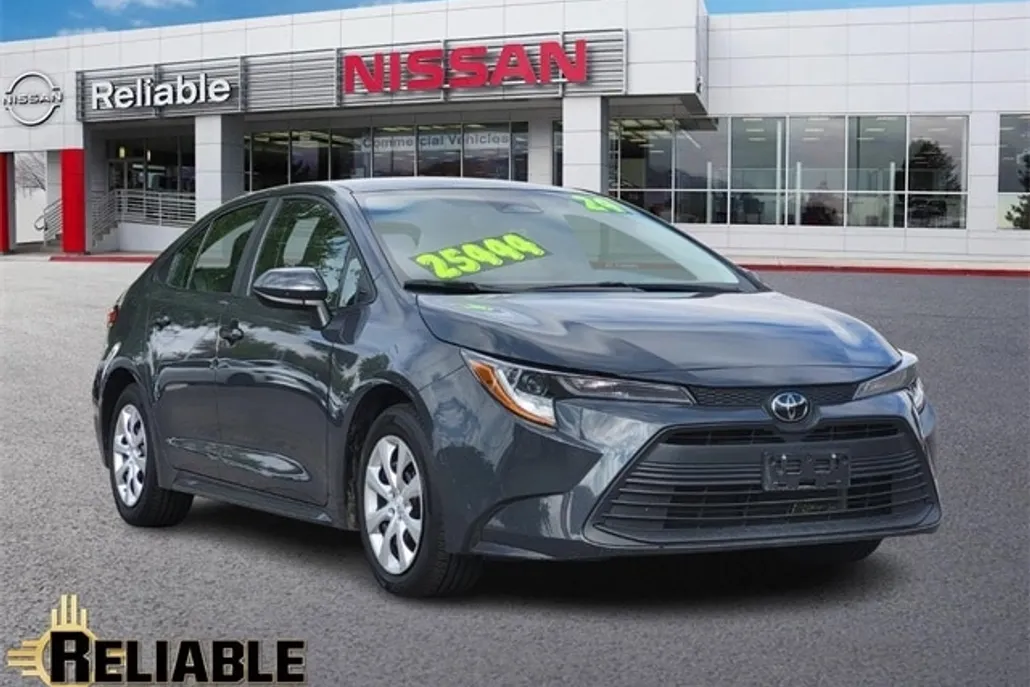 2024 Toyota Corolla LE photo 1