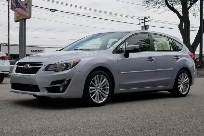 2016 Subaru Impreza 2.0i Limited photo 1