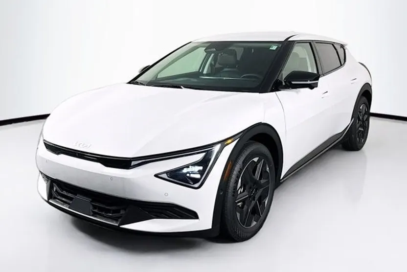 2025 Kia EV6 Light photo 1