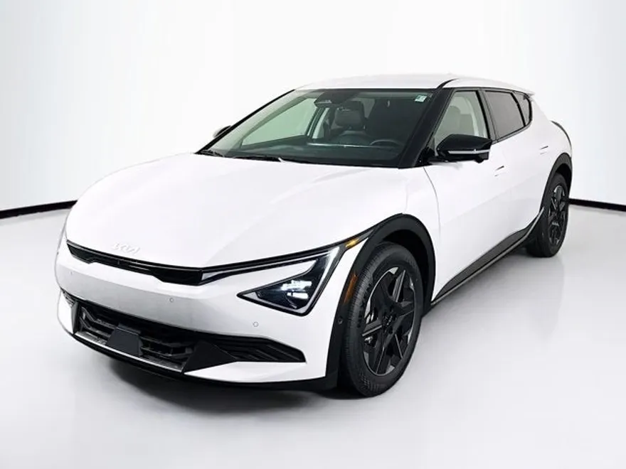 2025 Kia EV6 Light photo 1