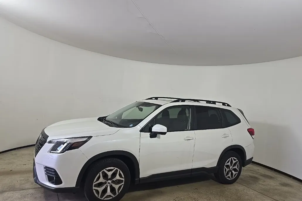 2024 Subaru Forester Premium Base photo 1