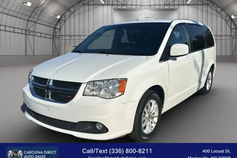 2020 Dodge Grand Caravan SXT photo 1