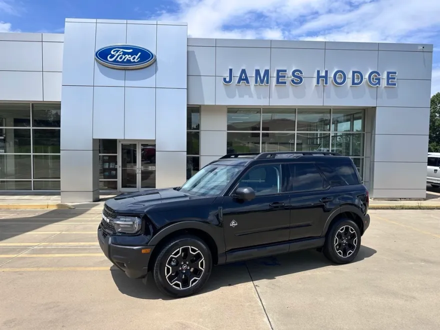 2025 Ford Bronco Sport Outer Banks photo 1