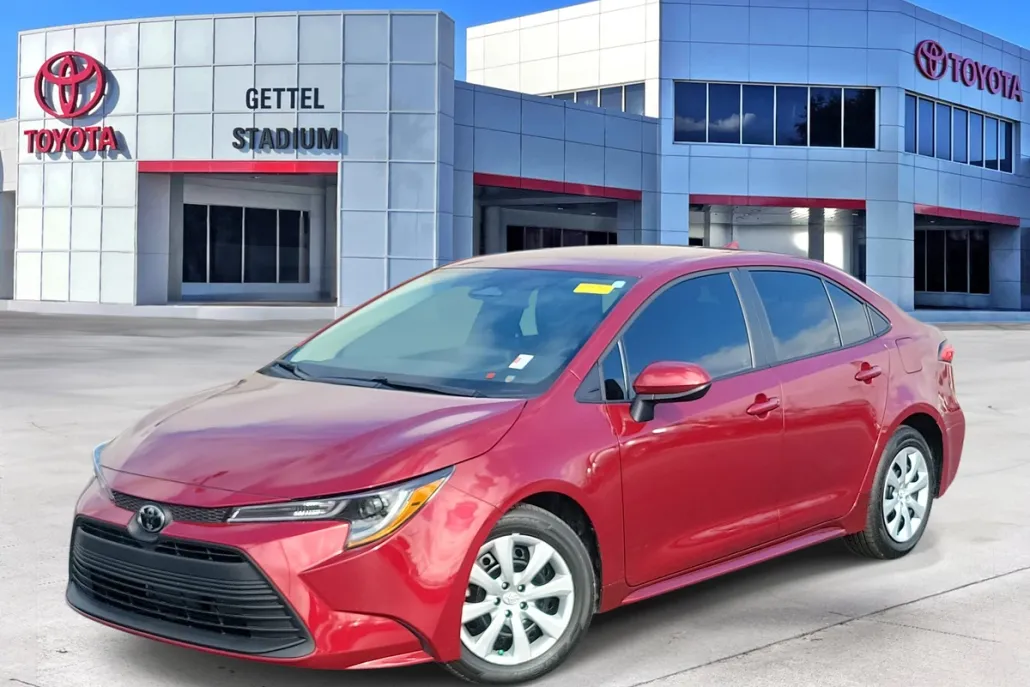 2023 Toyota Corolla LE photo 1