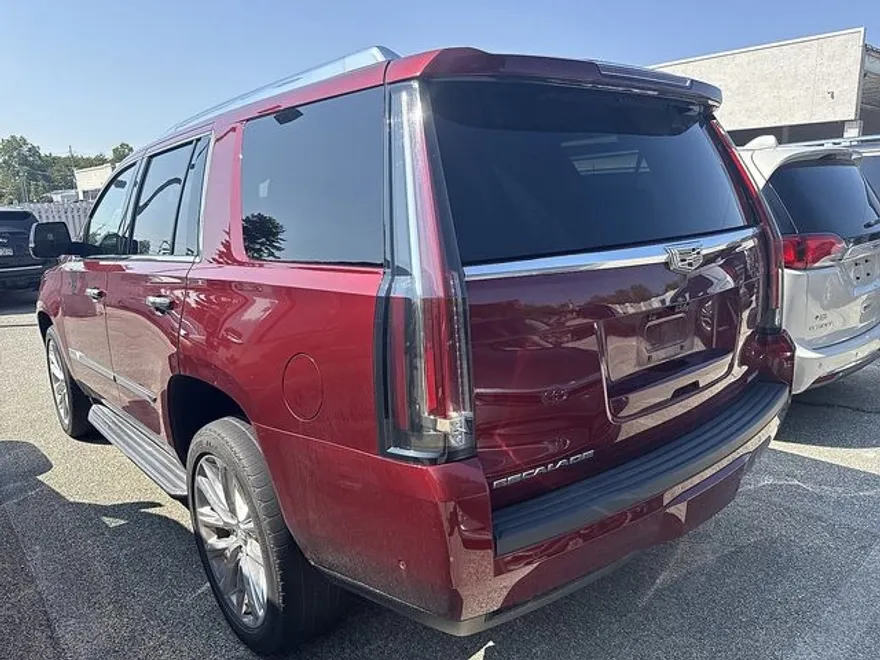 2020 Cadillac Escalade Luxury photo 1