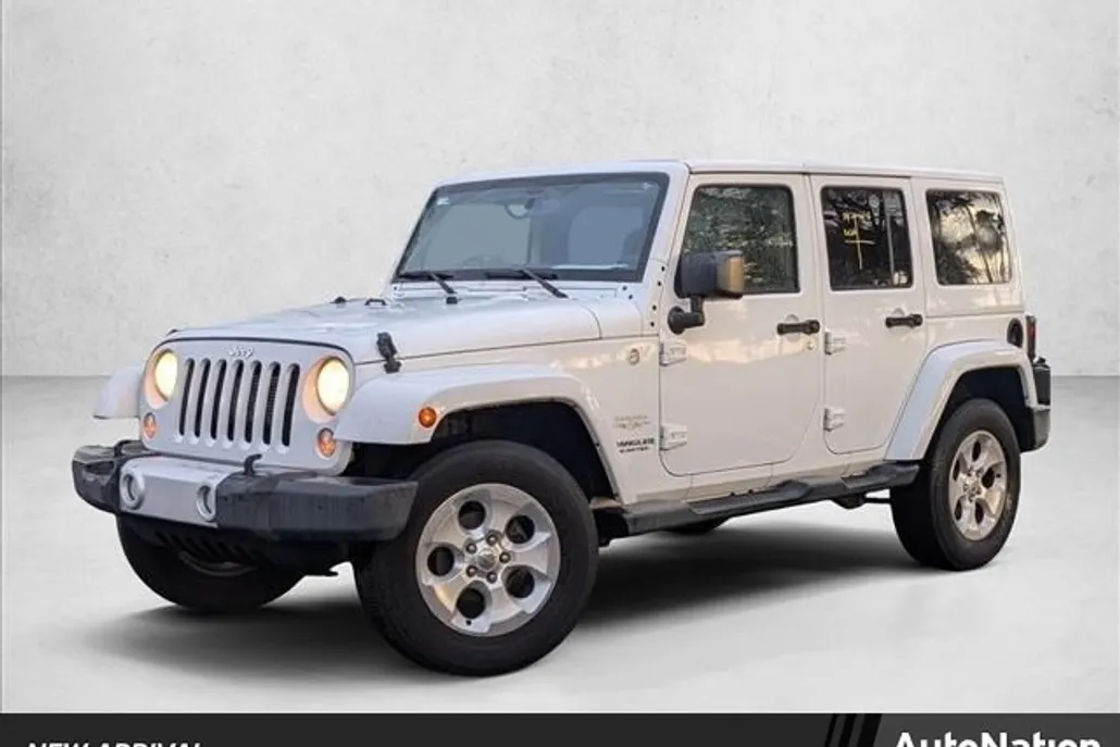 2014 Jeep Wrangler Unlimited Sahara photo 1