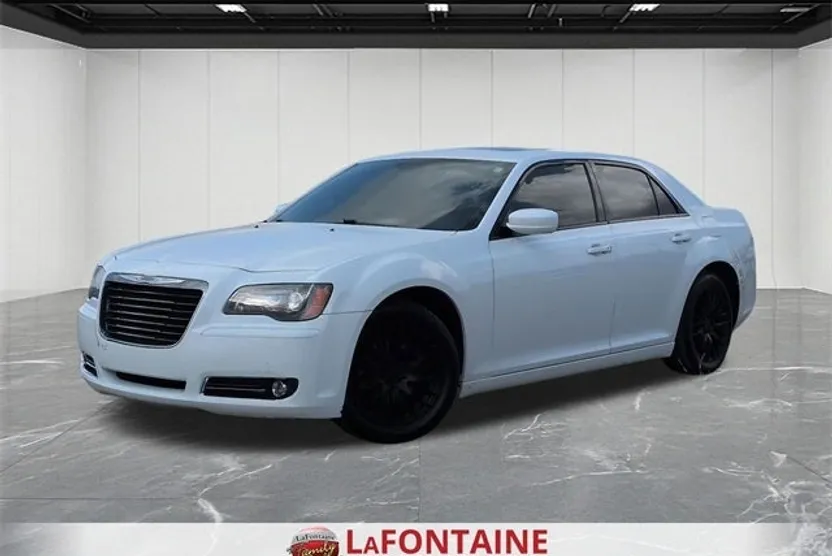 2014 Chrysler 300 S photo 1