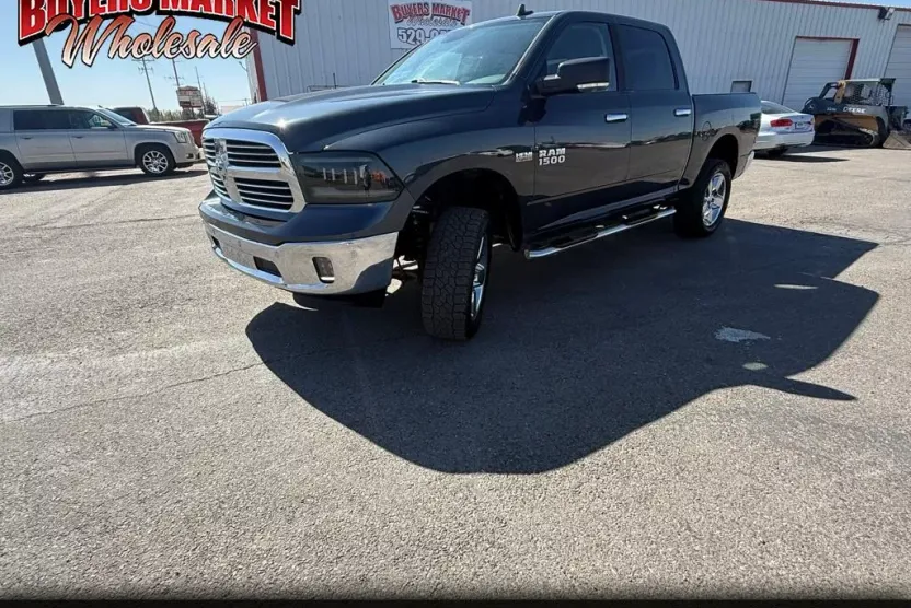 2017 Ram 1500 SLT photo 1