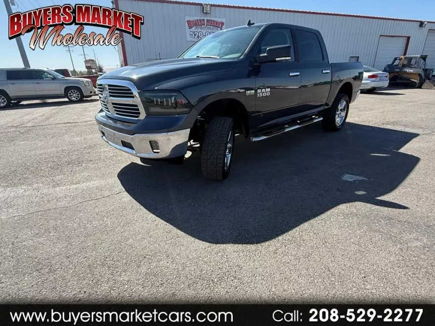 2017 Ram 1500 SLT photo 1