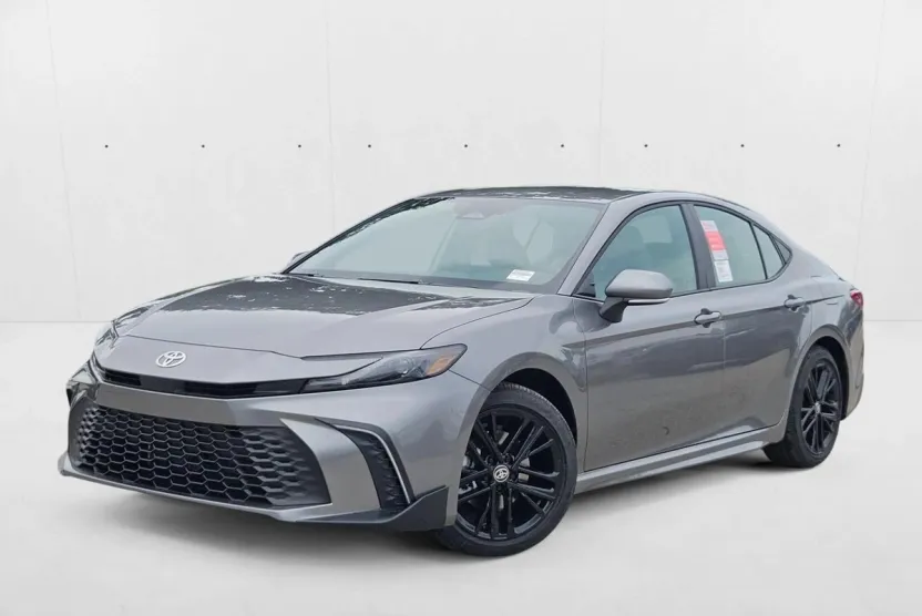 2025 Toyota Camry SE photo 1