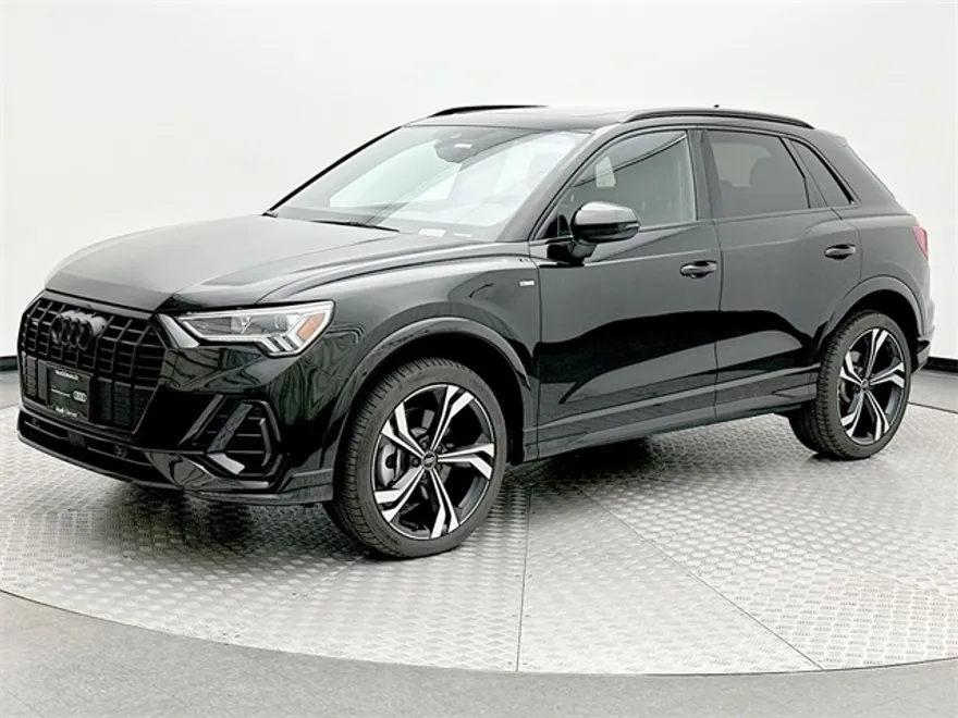 2024 Audi Q3 S line Premium Plus photo 1