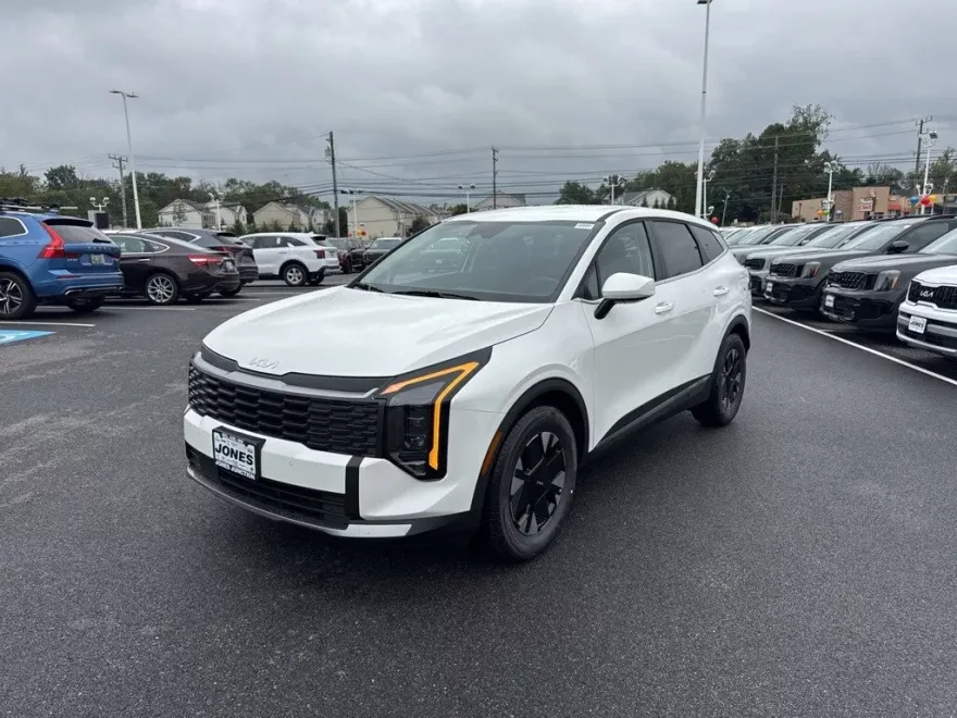 2026 Kia Sportage Hybrid LX photo 1