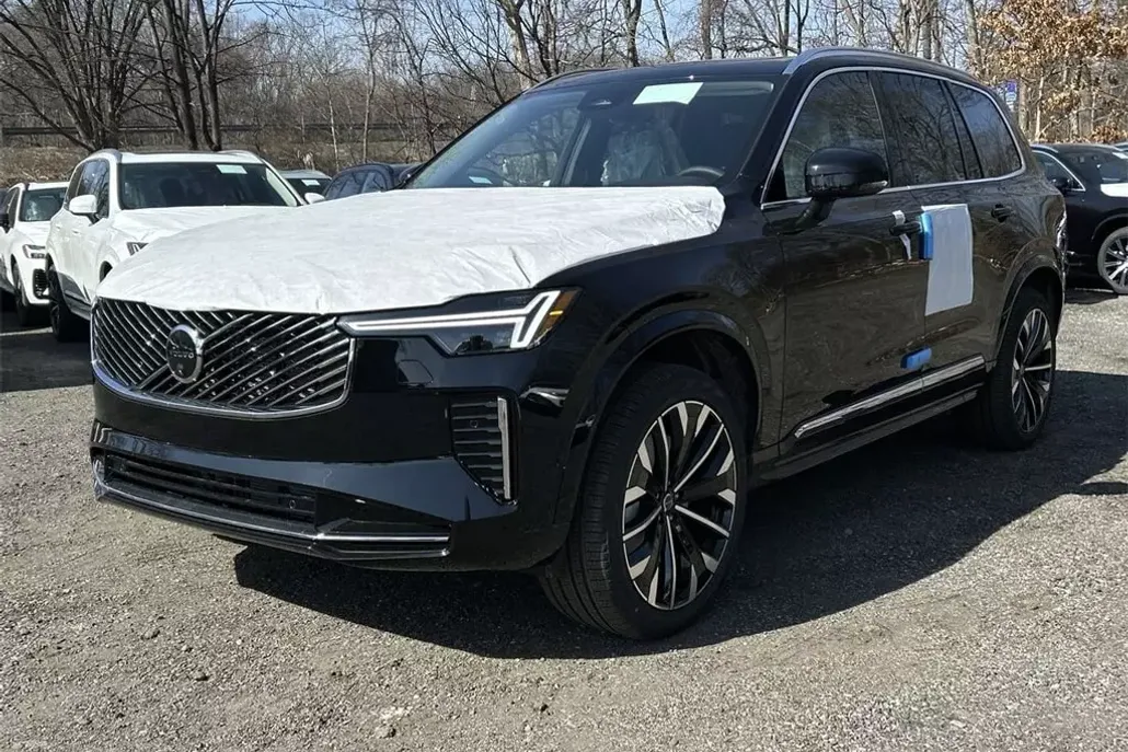 2025 Volvo XC90 Plus photo 1