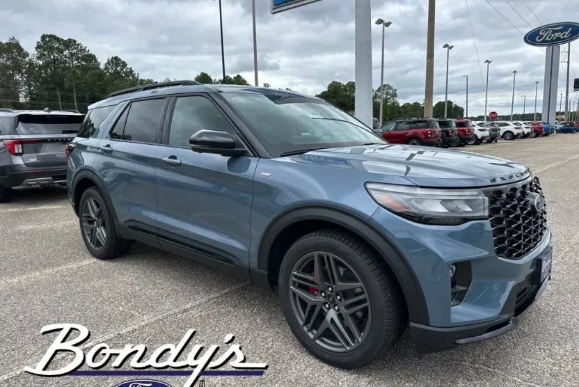 2025 Ford Explorer ST-Line photo 1