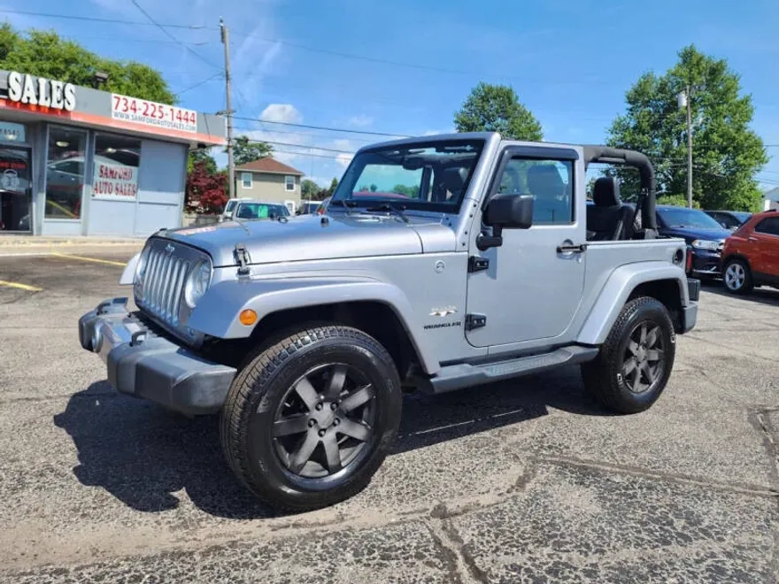 2016 Jeep Wrangler Sahara photo 1