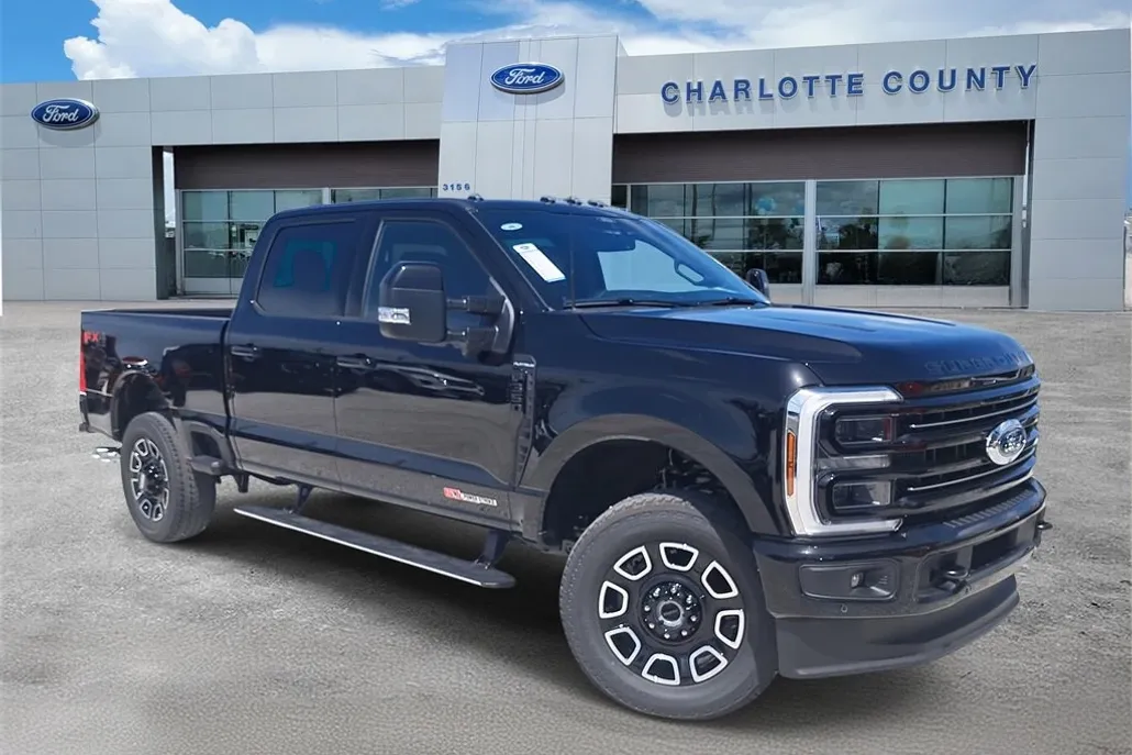 2025 Ford F-350 Platinum photo 1