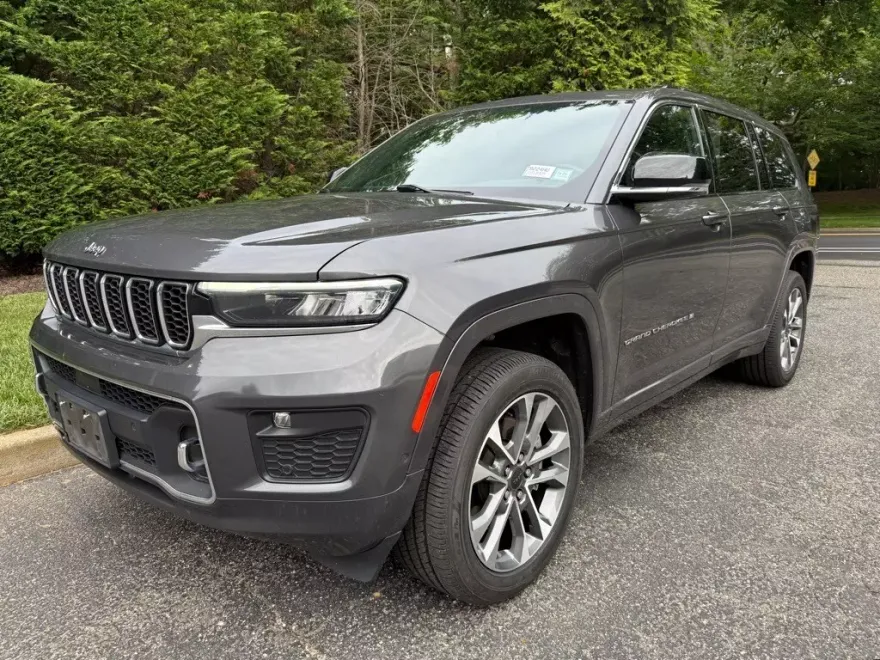 2022 Jeep Grand Cherokee Overland photo 1