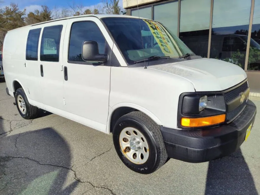 2011 Chevrolet Express 1500 Cargo Van photo 1