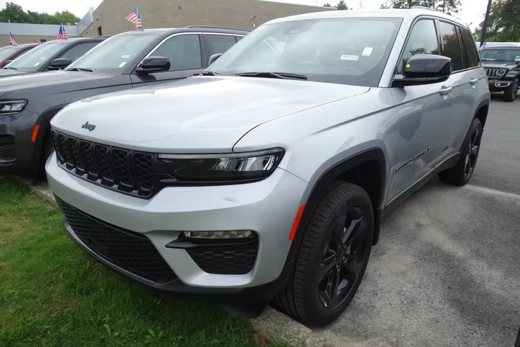 2025 Jeep Grand Cherokee Limited photo 1