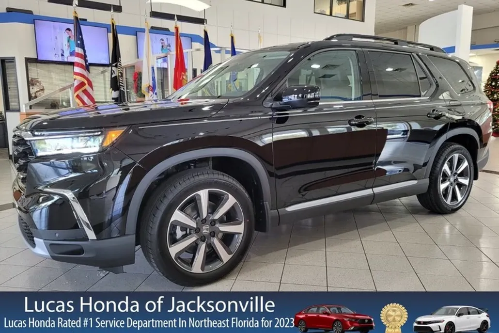 2025 Honda Pilot Touring photo 1