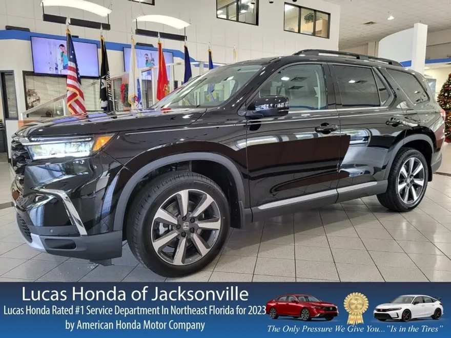 2025 Honda Pilot Touring photo 1